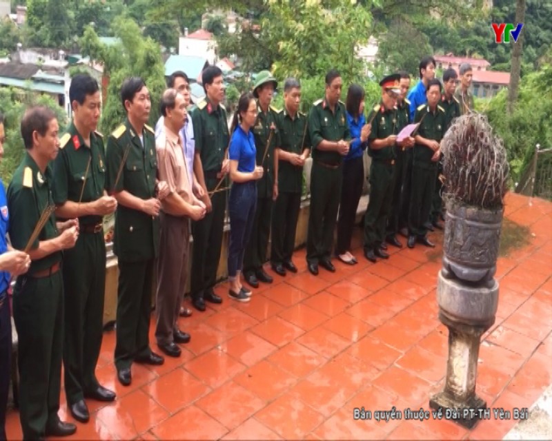 Hội Cựu chiến binh và Đoàn thanh niên Khối các cơ quan tỉnh viếng Nghĩa trang liệt sỹ Quốc gia Vị Xuyên, tỉnh Hà Giang