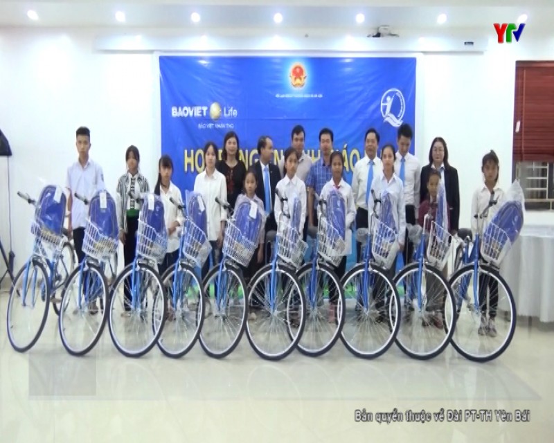 Công ty Bảo Việt nhân thọ Yên Bái trao học bổng "An sinh giáo dục - Xe đạp đến trường" năm 2018