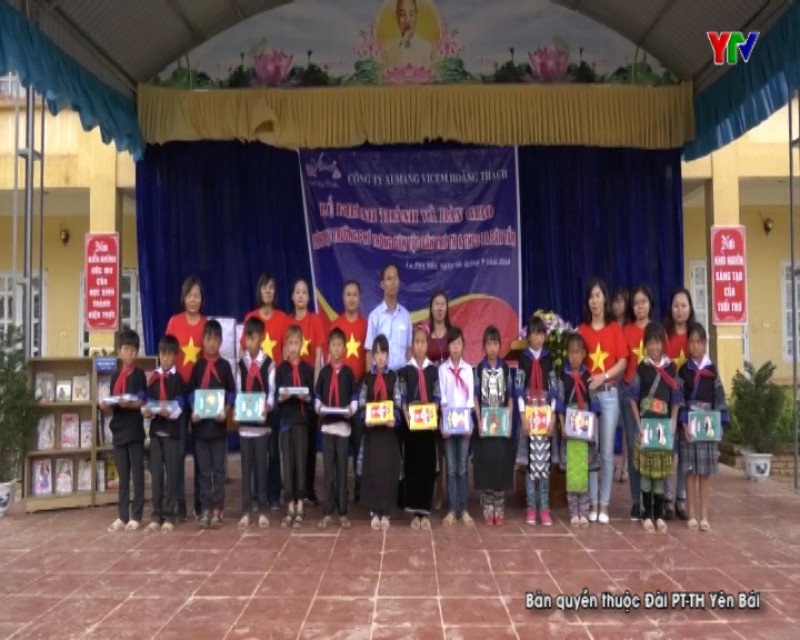 Bàn giao phòng học cho Trường PTDTBT TH&THCS xã La Pán Tẩn, huyện Mù Cang Chải