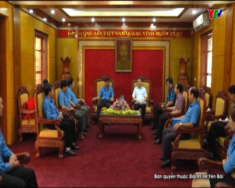 Thường trực Tỉnh ủy gặp mặt Đoàn đại biểu dự Đại hội Công đoàn Việt Nam