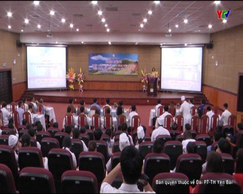 Đoàn đại biểu tỉnh Viêng Chăn thăm Trường Cao đẳng Sư phạm Yên Bái và Bệnh viện Đa khoa tỉnh