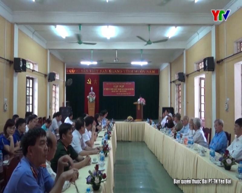 Văn Chấn gặp mặt nhân kỷ niệm 72 năm Ngày thành lập Đảng bộ huyện