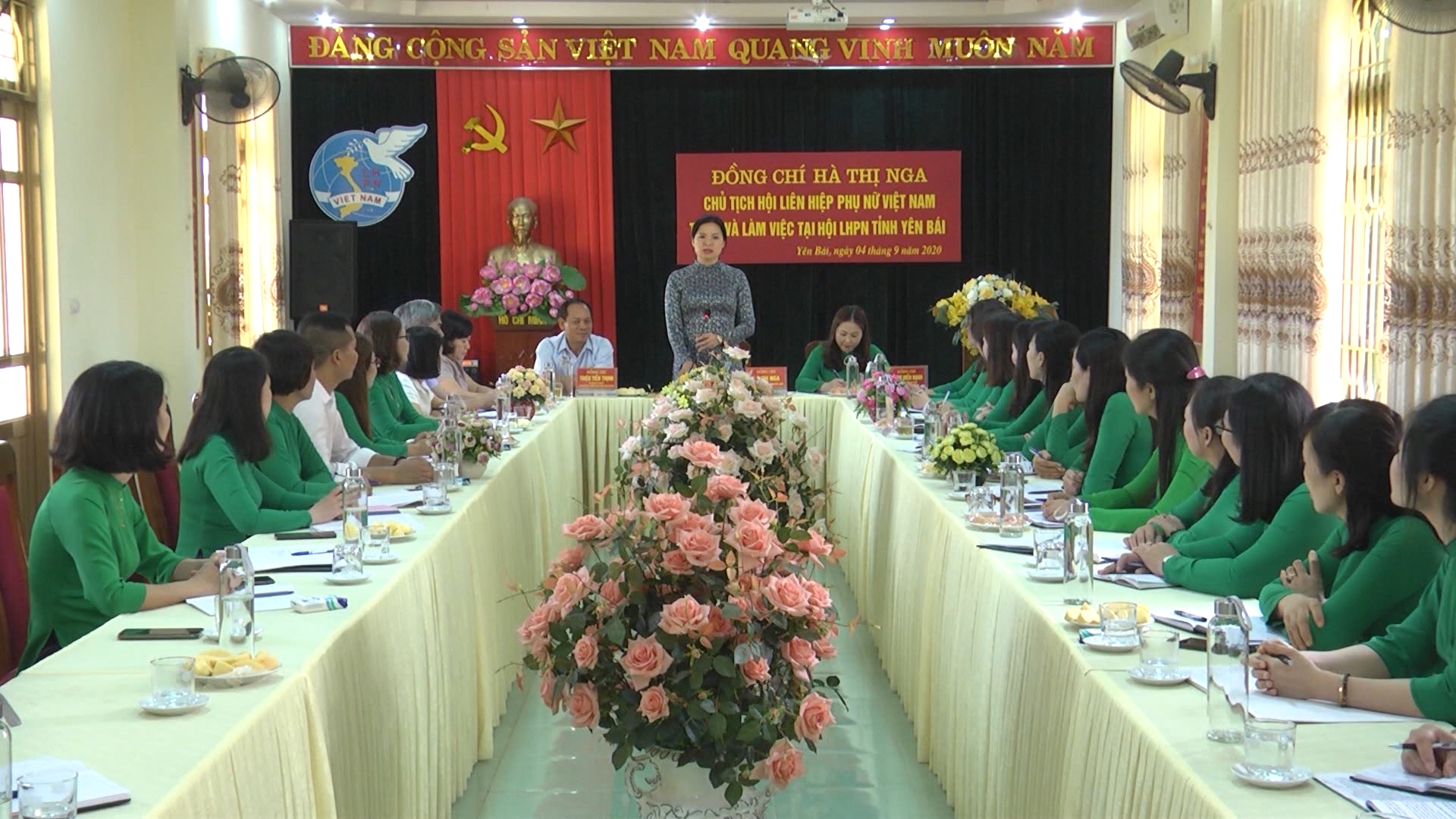 Đồng chí Chủ tịch Hội Liên hiệp Phụ nữ Việt Nam Hà Thị Nga làm việc tại Yên Bái
