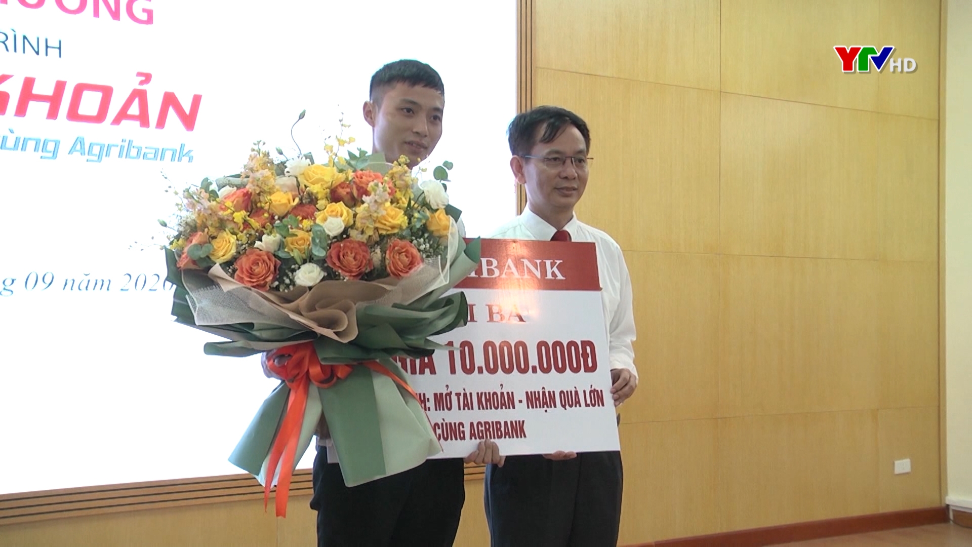 Trao thưởng chương trình khuyến mại mở tài khoản nhận quà lớn cùng Agribank