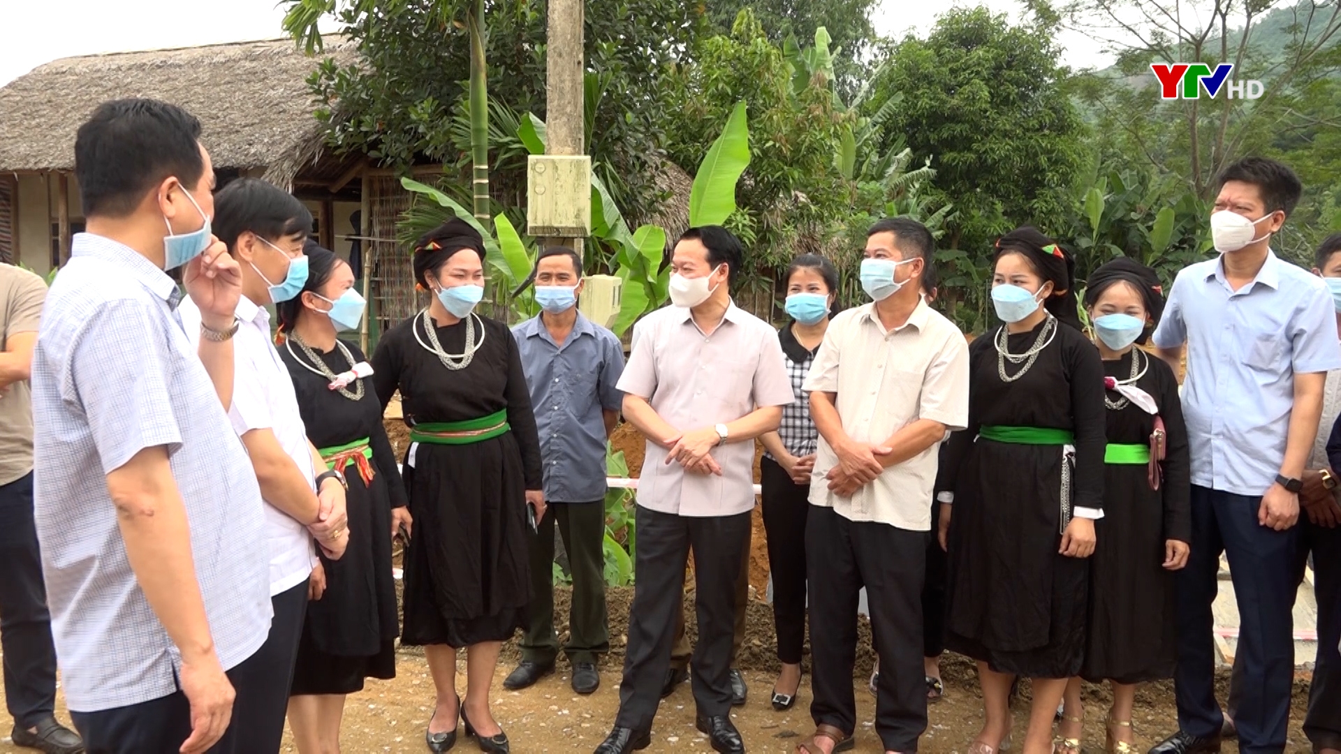 Đồng chí Bí thư Tỉnh ủy Đỗ Đức Duy kiểm tra tiến độ thi công công trình đường Lục Yên nối với huyện Bảo Yên, tỉnh Lào Cai