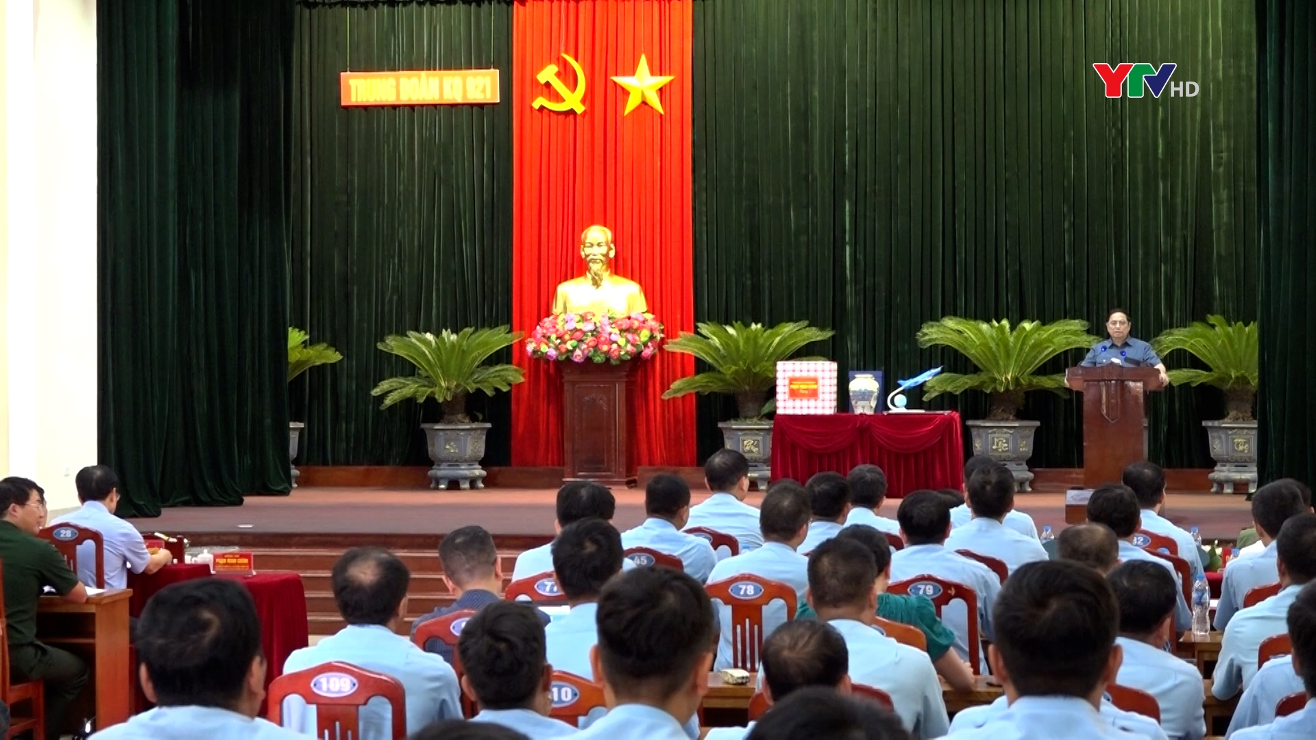 Thủ tướng  Phạm Minh Chính thăm và làm việc tại Trung đoàn Không quân 921