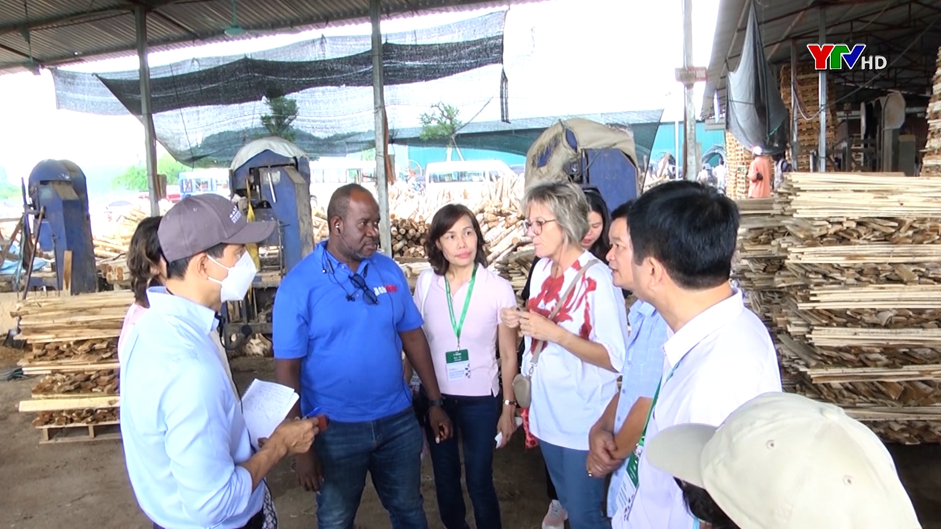 Đoàn công tác của Trung ương Hội Nông dân Việt Nam và đoàn Hội thảo quốc tế Chương trình FFF tham quan tại Yên Bái