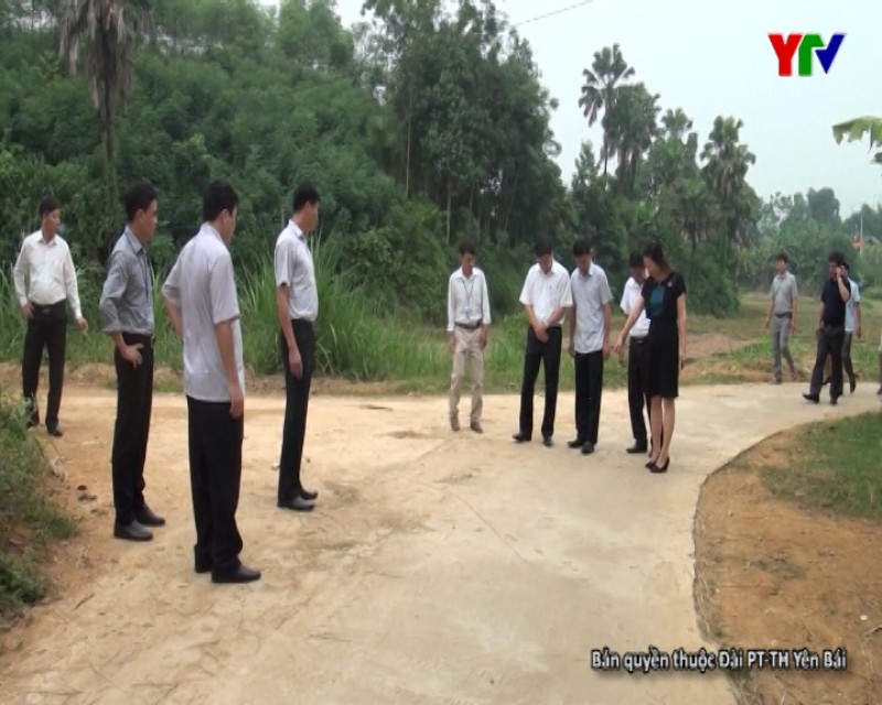 Đoàn giám sát của Ban Kinh tế và Ngân sách - HĐND tỉnh giám sát tại huyện Văn Yên