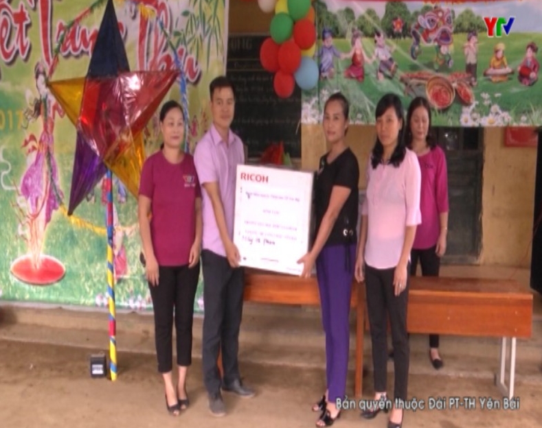 Đoàn thiện nguyện Thiện Tâm tổ chức chương trình “Vui tết trung thu” tại xã Nậm Có huyện Mù Cang Chải