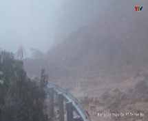 Huyện Mù Cang Chải: Mưa lớn gây ách tắc quốc lộ 32