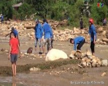 Huyện Văn Chấn huy động lực lượng khắc phục hậu quả mưa lũ