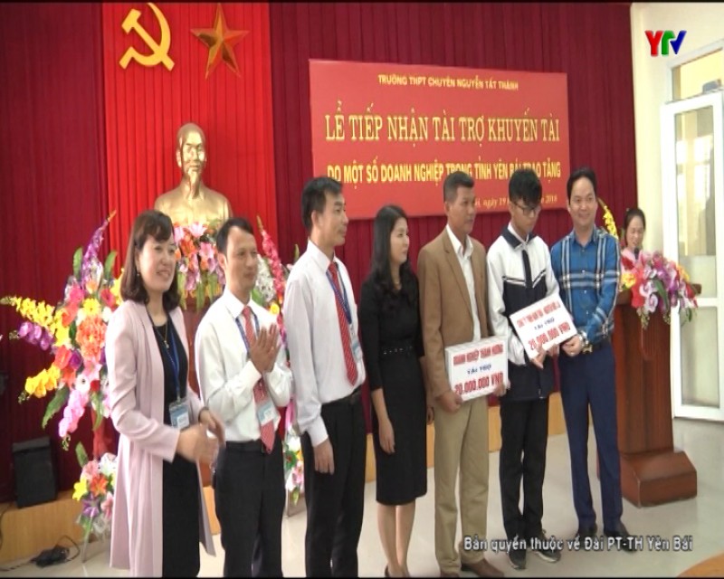 13 doanh nghiệp tài trợ em Nguyễn Đình Hoàng dự thi chọn đội tuyển thi học sinh giỏi quốc tế