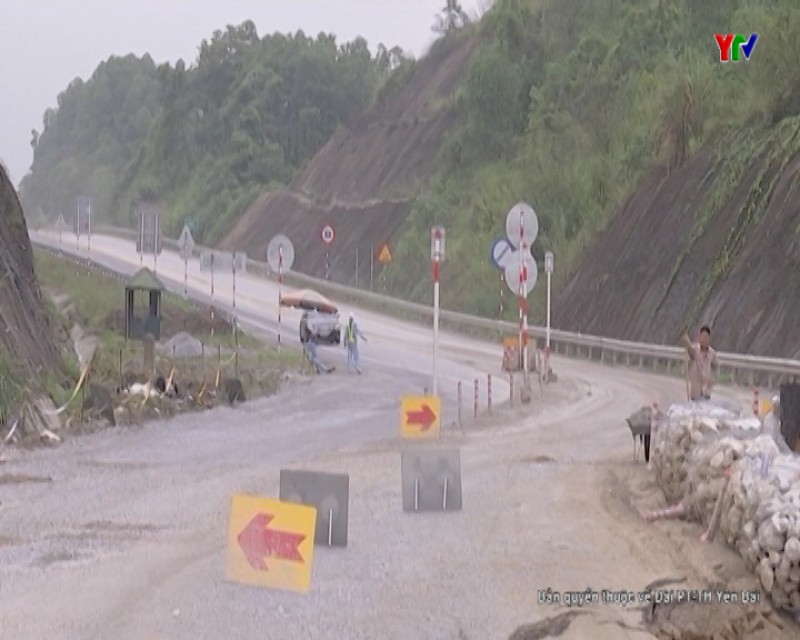 Đường tạm hỏng, cao tốc Nội Bài - Lào Cai cấm nhiều loại xe lưu thông