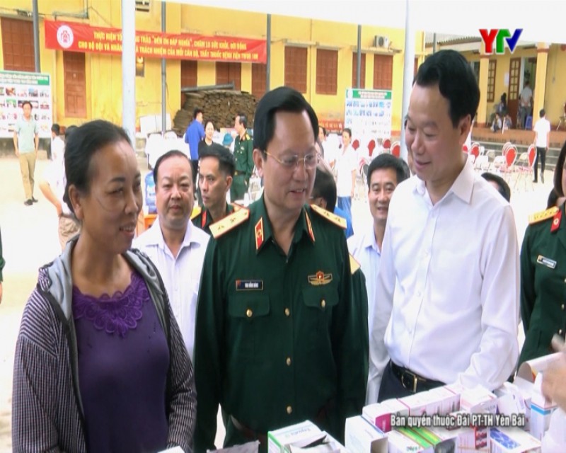 Bệnh viện Trung ương Quân đội 108 khám bệnh, cấp phát thuốc miễn phí tại huyện Văn Yên