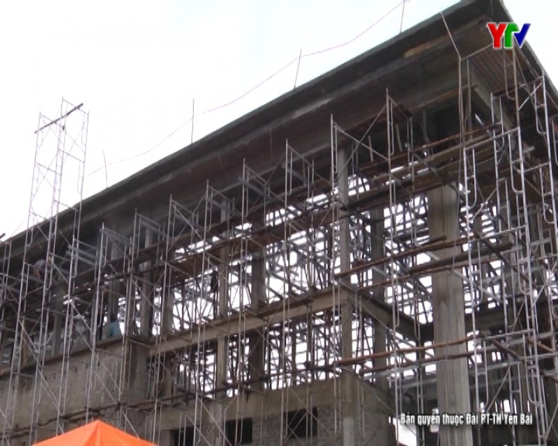 Đẩy nhanh tiến độ thi công xây dựng công trình Nhà thi đấu đa năng huyện Trấn Yên