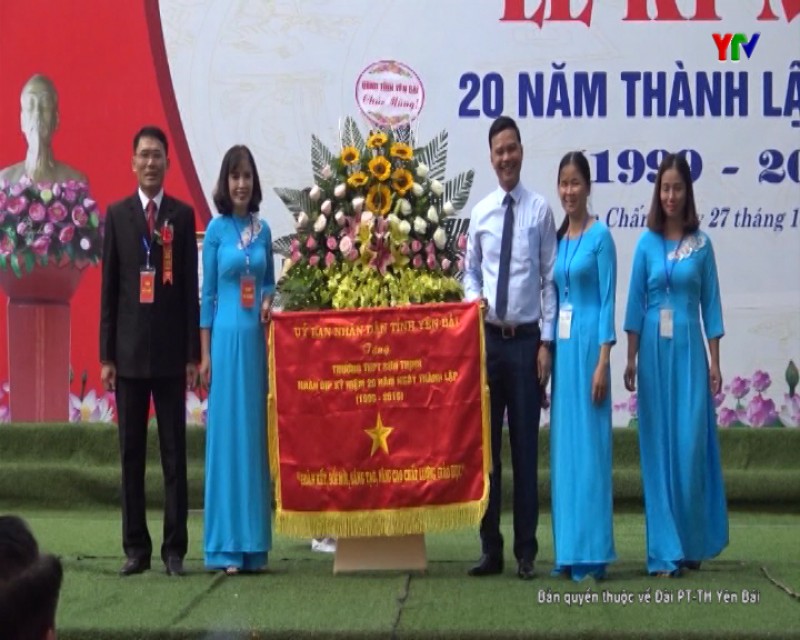 Trường THPT Sơn Thịnh, huyện Văn Chấn tổ chức kỷ niệm 20 năm Ngày thành lập