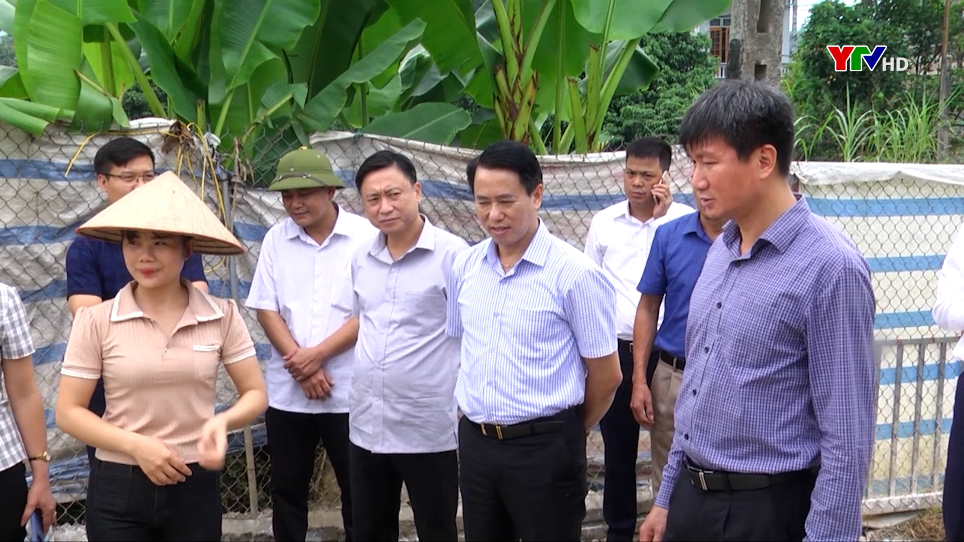 Đồng chí Chủ tịch UBND tỉnh Trần Huy Tuấn kiểm tra việc thực hiện Chương trình hành động 190 của Tỉnh ủy tại huyện Văn Yên