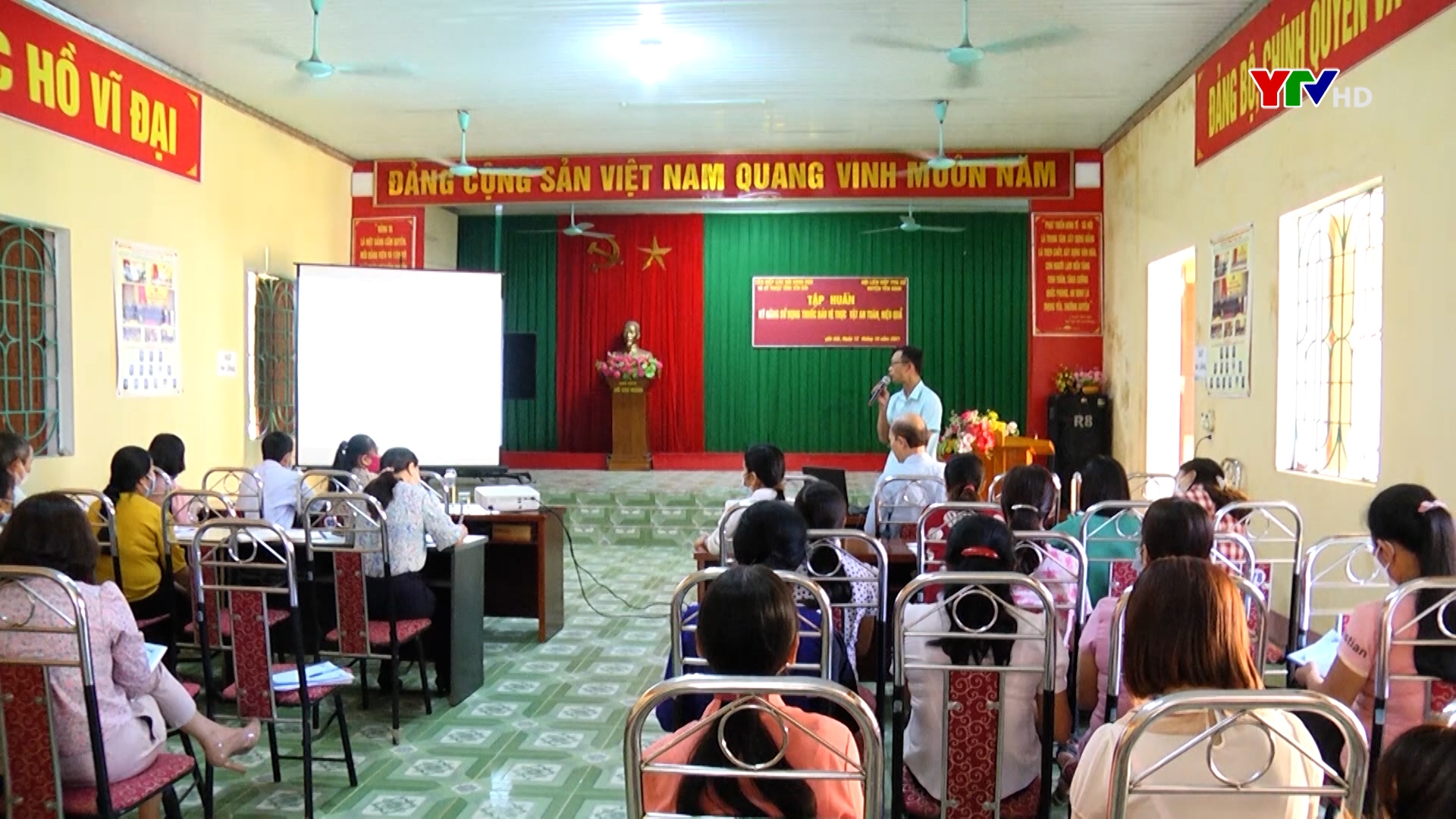 Tập huấn kỹ năng sử dụng thuốc bảo vệ thực vật an toàn, hiệu quả tại huyện Yên Bình