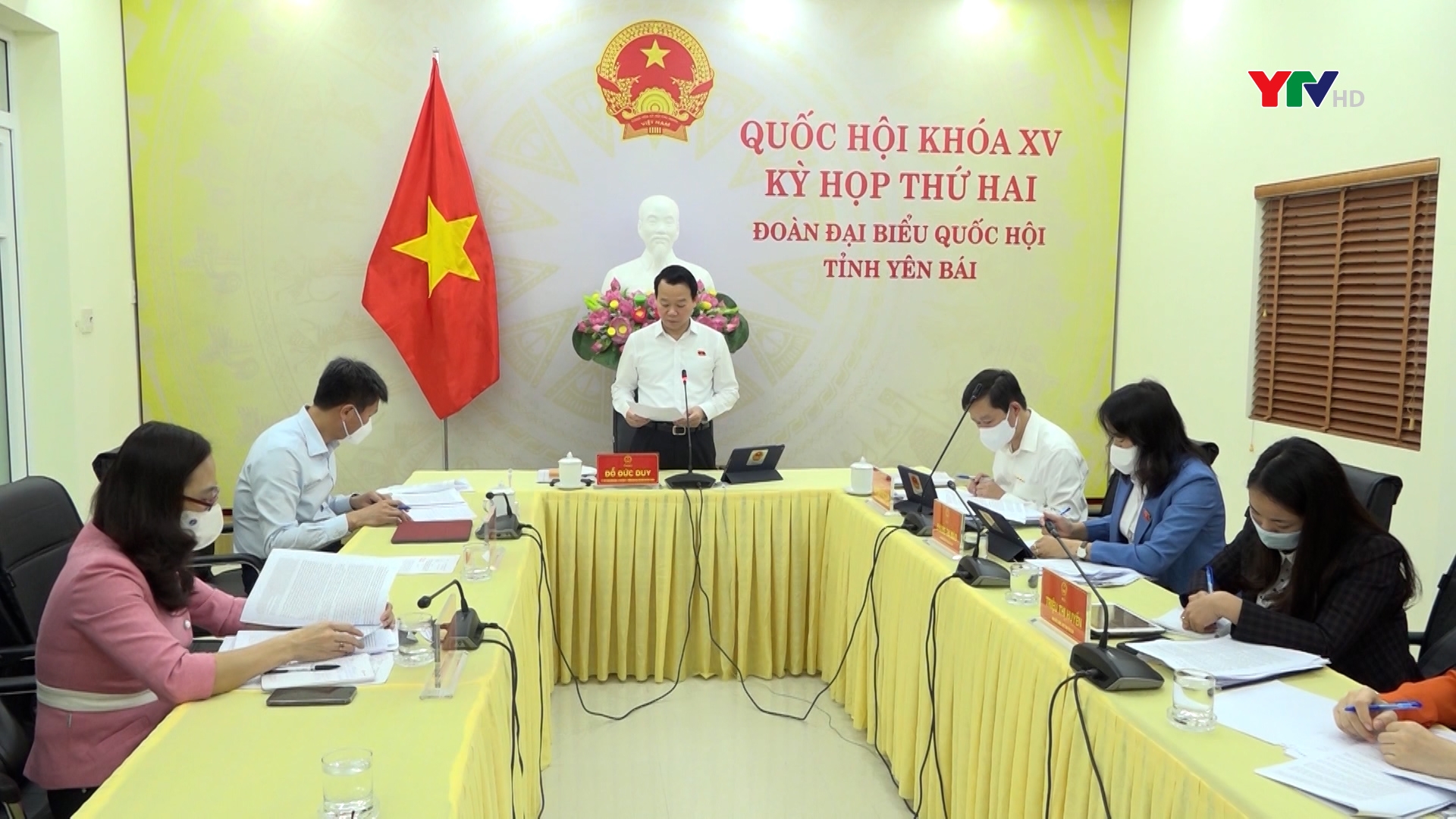 Đoàn ĐBQH tỉnh Yên Bái thảo luận tại tổ về kết quả phát triển KT- XH năm 2021