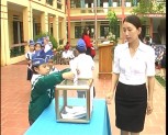 Trường tiểu học Nguyễn Thái Học-TP Yên Bái quyên góp ủng hộ 2 học sinh bị bệnh hiểm nghèo
