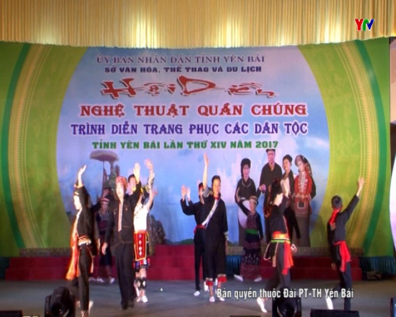 Khai mạc Hội diễn Nghệ thuật quần chúng và Trình diễn trang phục các dân tộc tỉnh Yên Bái năm 2017