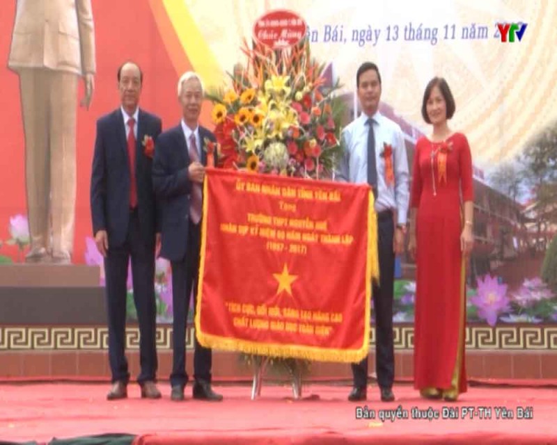 Trường THPT Nguyễn Huệ - TP Yên Bái kỷ niệm 60 năm thành lập