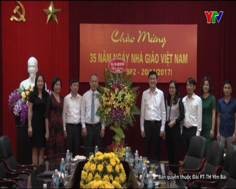 Đ/c Nguyễn Chiến Thắng - Phó Chủ tịch UBND tỉnh chúc mừng Ngành giáo dục và đào tạo Yên Bái