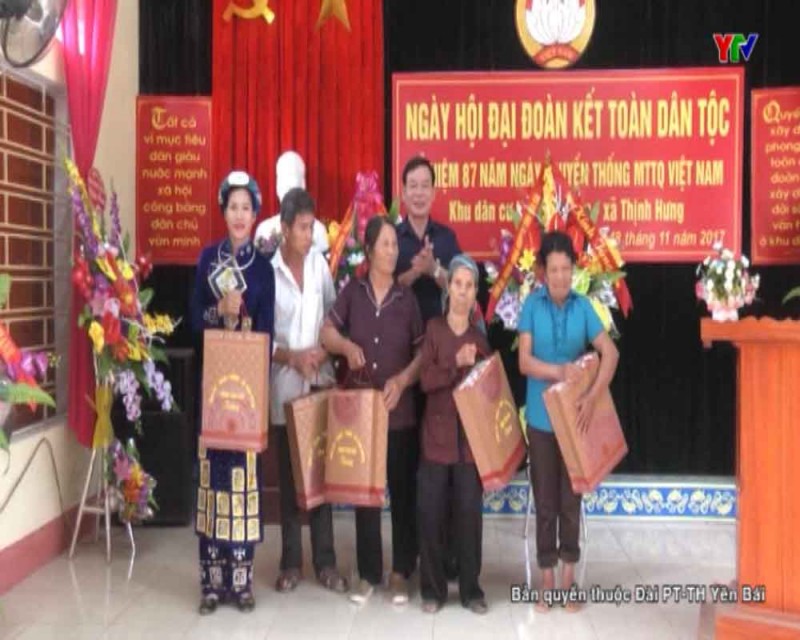 Đồng chí Hà Đức Hoan - Trưởng Ban Tổ chức Tỉnh ủy dự Ngày hội đại đoàn kết tại xã Thịnh Hưng huyện Yên Bình