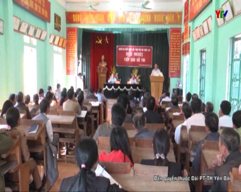 Đoàn ĐBQH khóa XIV tỉnh Yên Bái tiếp xúc cử tri các xã vùng ngoài huyện Văn Chấn