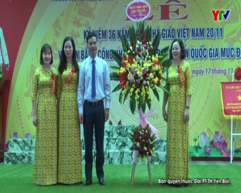 Trường Tiểu học Nguyễn Trãi đón Bằng công nhận trường đạt chuẩn quốc gia mức độ 2