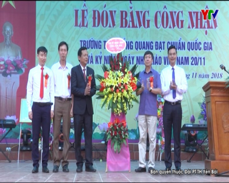 Trường THPT Hồng Quang, huyện Lục Yên đón Bằng công nhận đạt chuẩn Quốc gia