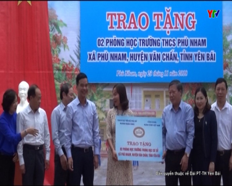Công đoàn Ngân hàng Việt Nam trao 2 phòng học kiên cố cho Trường THCS Phù Nham, huyện Văn Chấn