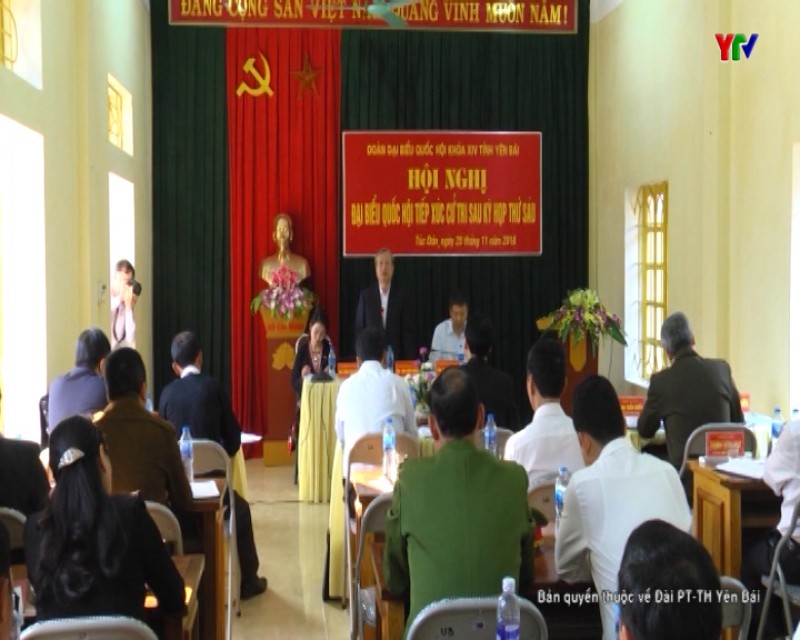 Đồng chí Trần Quốc Vượng - Ủy viên Bộ Chính trị - Thường trực Ban Bí thư tiếp xúc cử tri huyện Trạm Tấu