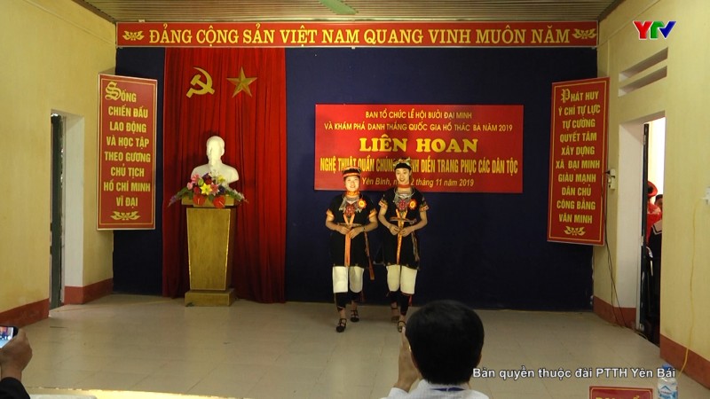 Liên hoan Nghệ thuật quần chúng và trình diễn trang phục các dân tộc huyện Yên Bình năm 2019
