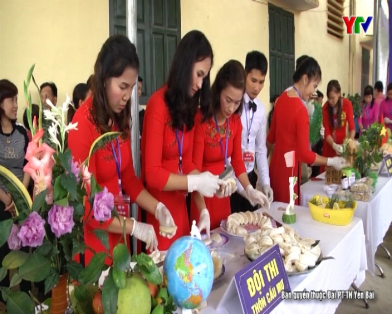 Hội thi bóc bưởi, trình bày bưởi tại huyện Yên Bình