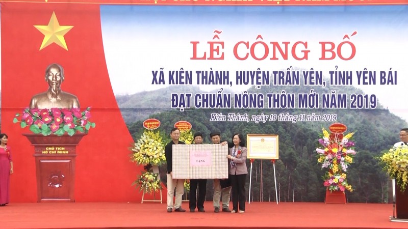 Đồng chí Trưởng ban Dân vận Trung ương Trương Thị Mai dự Lễ công bố xã Kiên Thành (huyện Trấn Yên) đạt chuẩn nông thôn mới