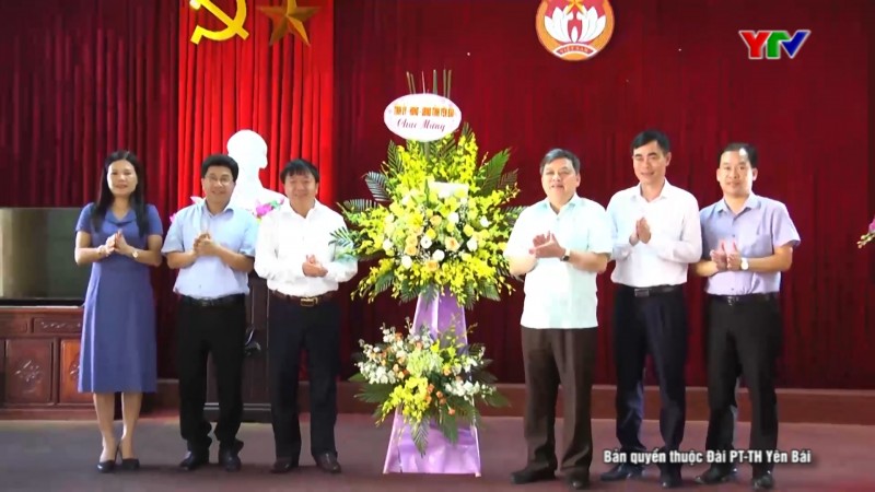 Phó Bí thư TT Tỉnh ủy Dương Văn Thống chúc mừng Ủy ban MTTQ tỉnh nhân Ngày thành lập MTDT thống nhất Việt Nam