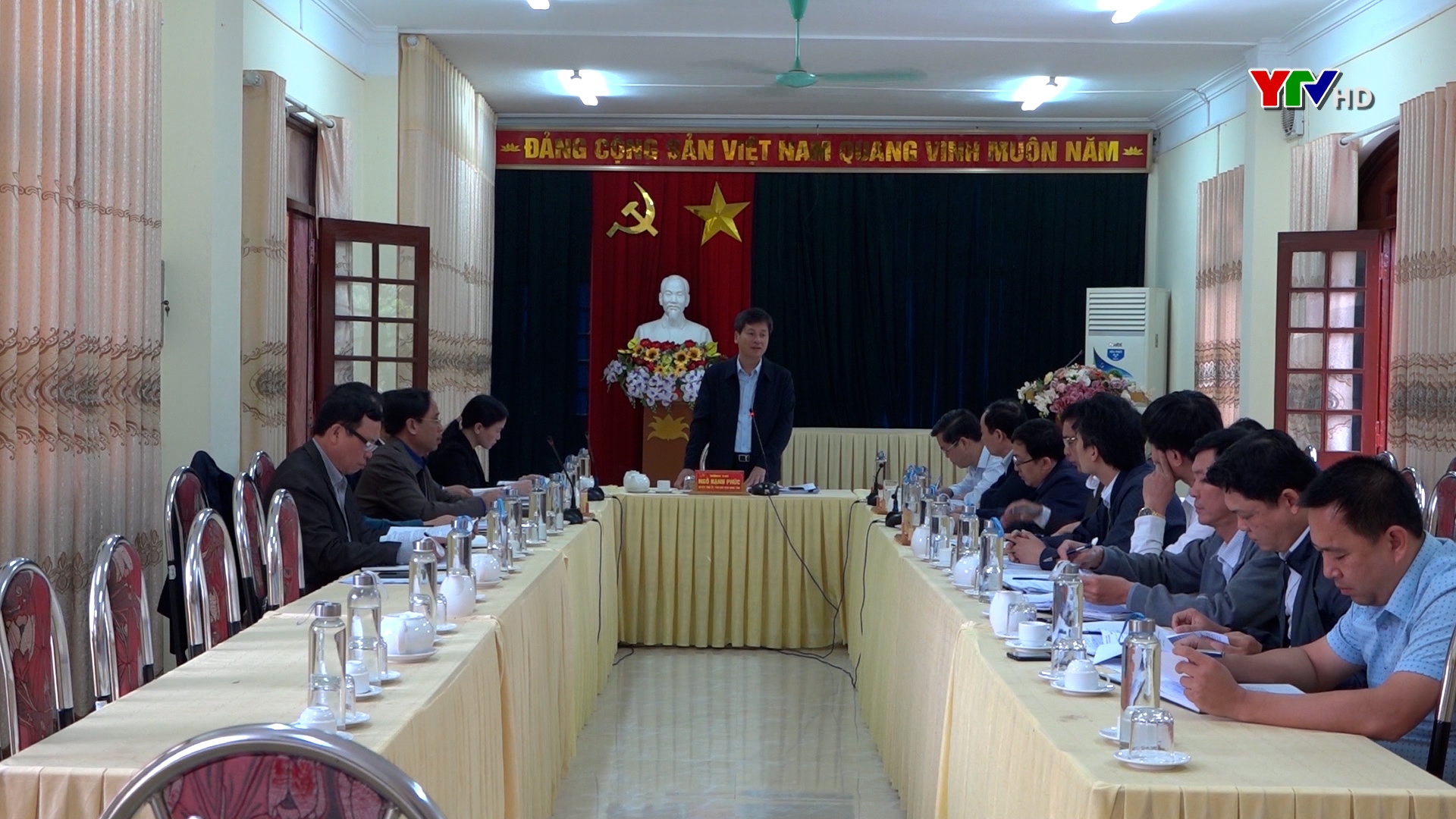 Đồng chí Ngô Hạnh Phúc - Phó Chủ tịch UBND tỉnh làm việc tại huyện Văn Chấn