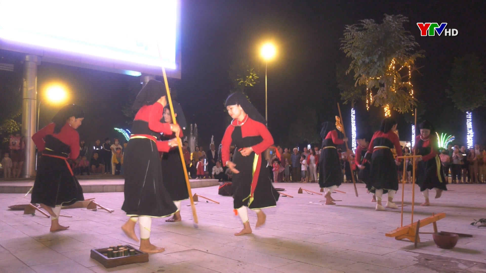 Độc đáo lễ hội đường phố tại huyện Yên Bình