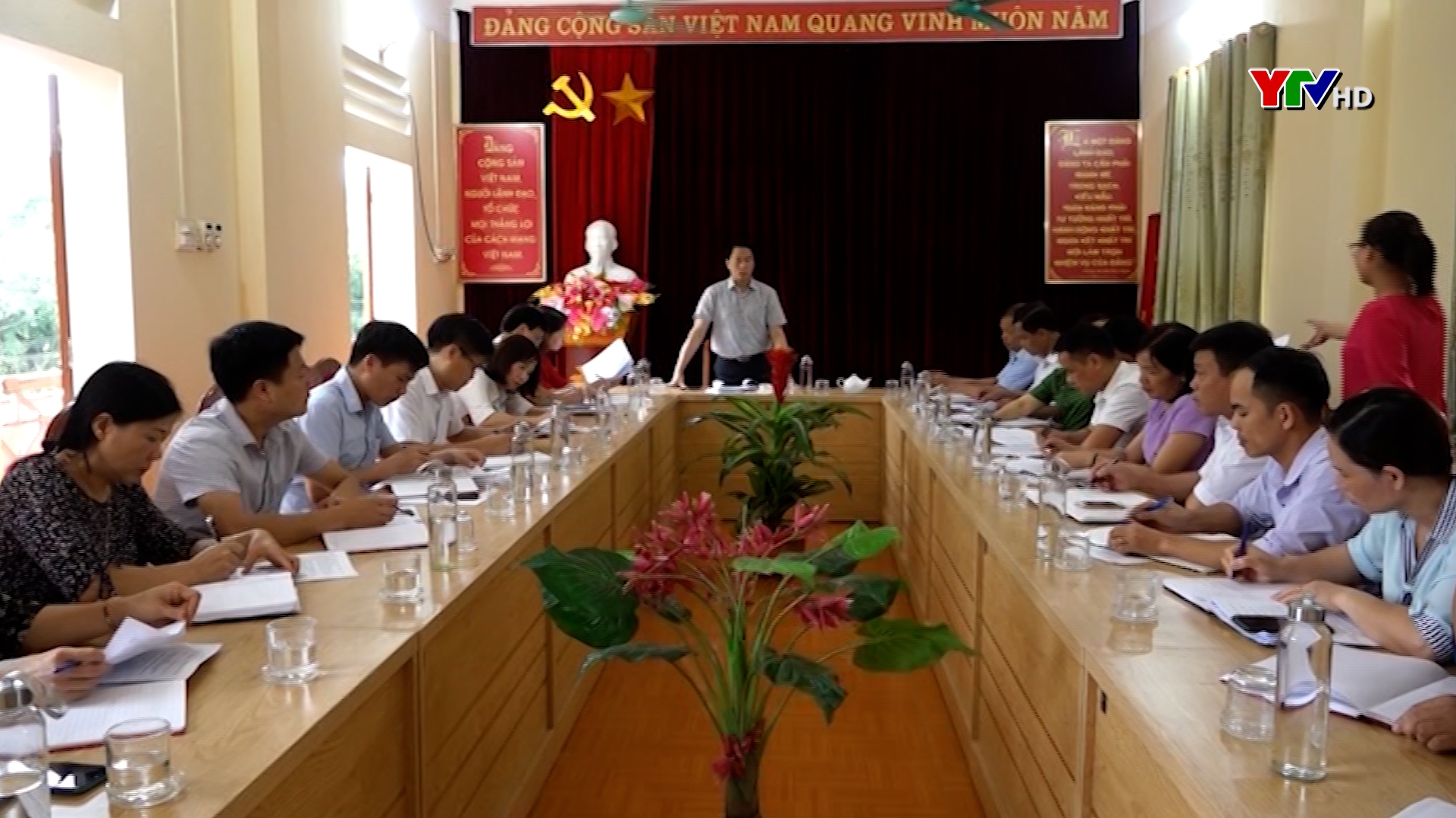 Cán bộ, đảng viên và nhân dân huyện Văn Yên đóng góp vào Dự thảo các Văn kiện Đại hội XIII của Đảng