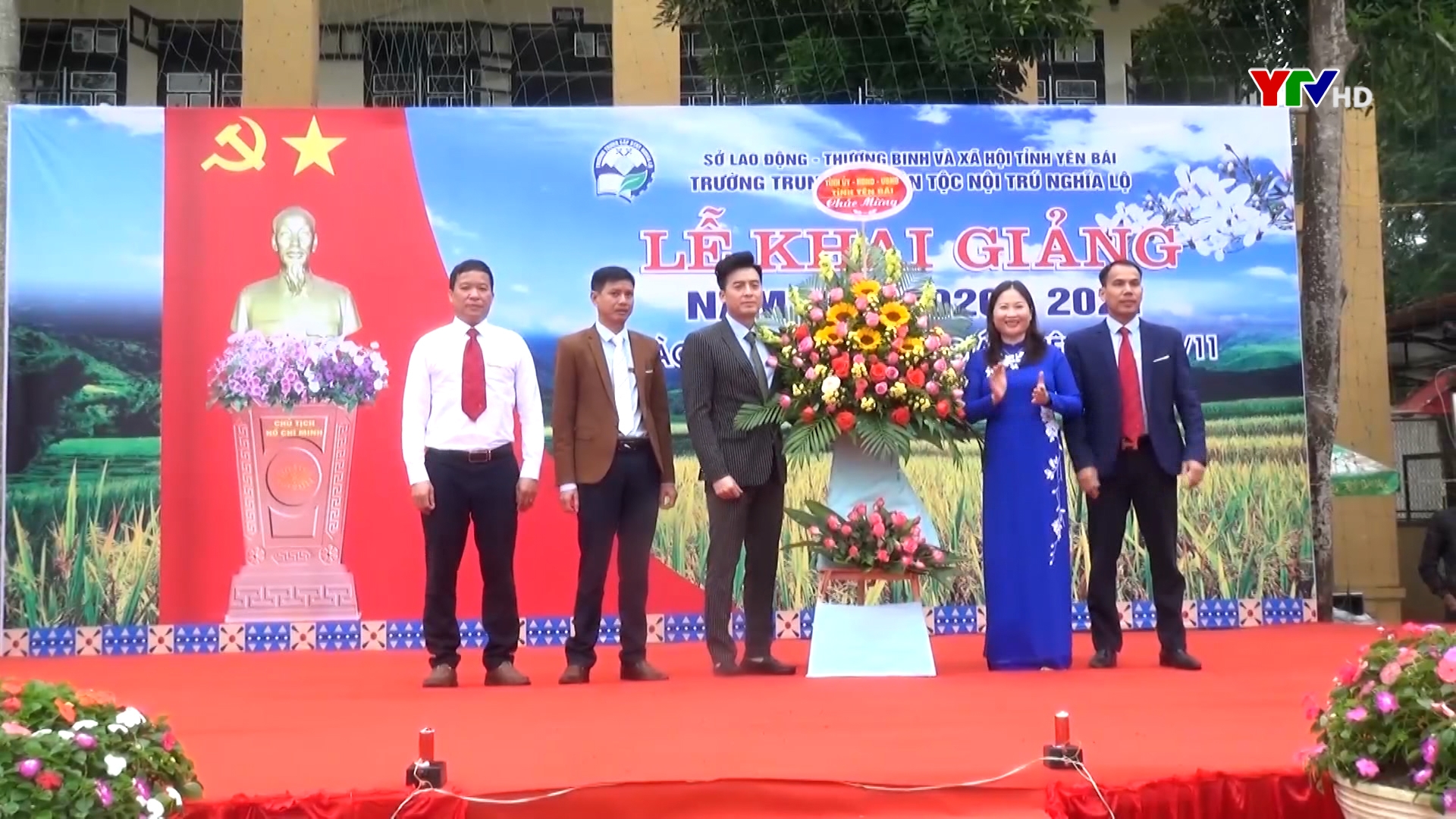 Trường Trung cấp dân tộc nội trú Nghĩa Lộ khai giảng năm học 2020 - 2021 và kỷ niệm 38 năm ngày Nhà giáo Việt Nam.