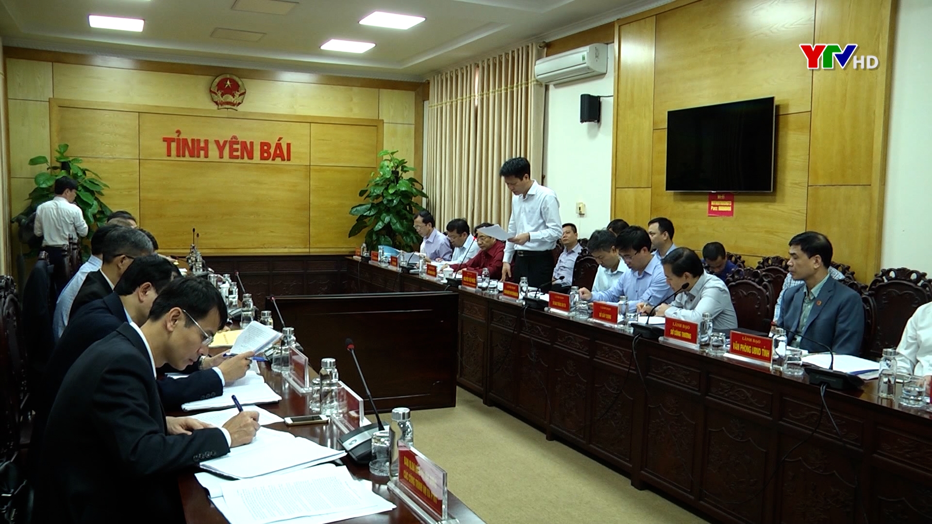 Đồng chí PCT Thường trực UBND tỉnh Nguyễn Thế Phước làm việc với các vụ, ngành về chuẩn bị Dự án Phát triển hạ tầng xanh thích ứng với biến đổi khí hậu