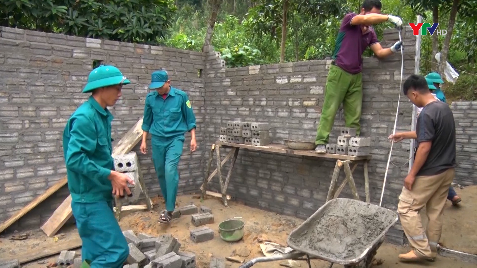 Huyện Văn Chấn huy động nguồn lực hỗ trợ làm nhà cho hộ nghèo