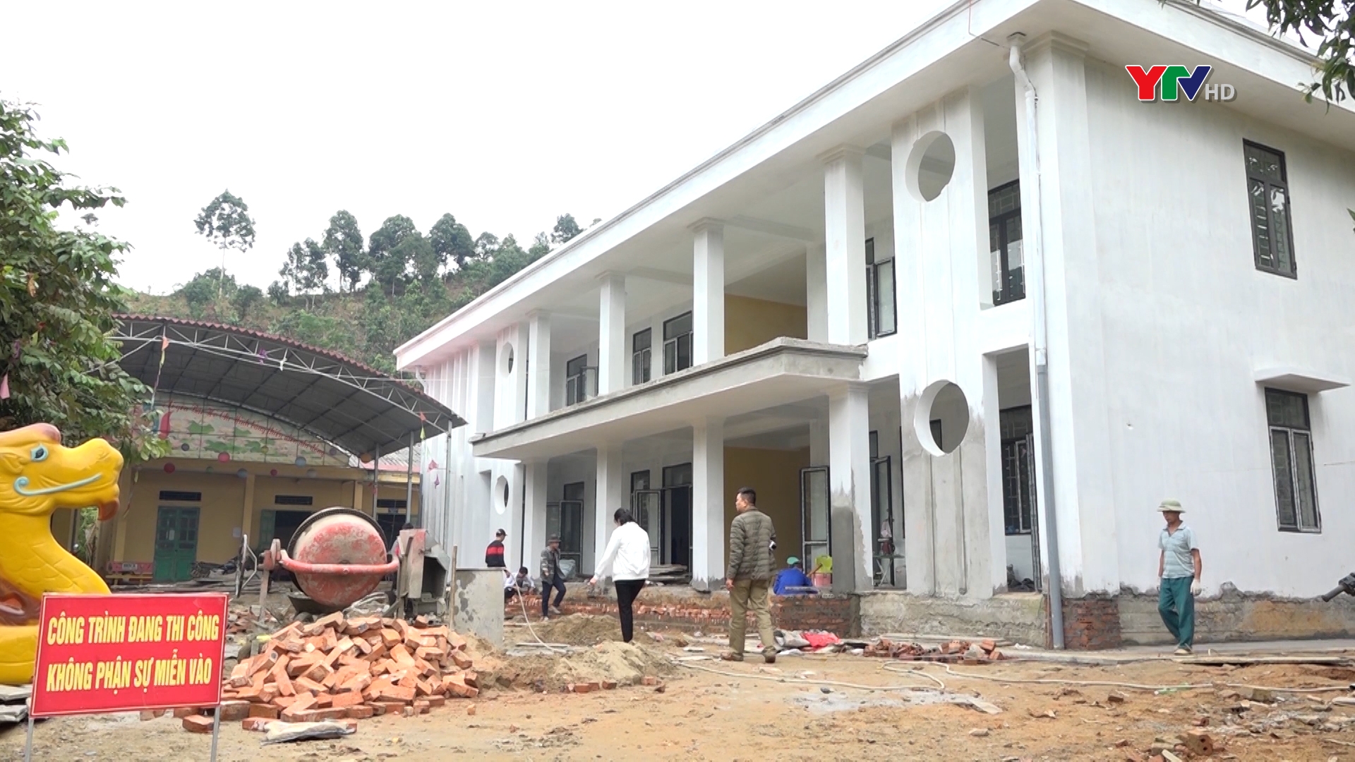 Huyện Văn Yên đẩy nhanh tiến độ thi công các công trình  xây dựng cơ bản