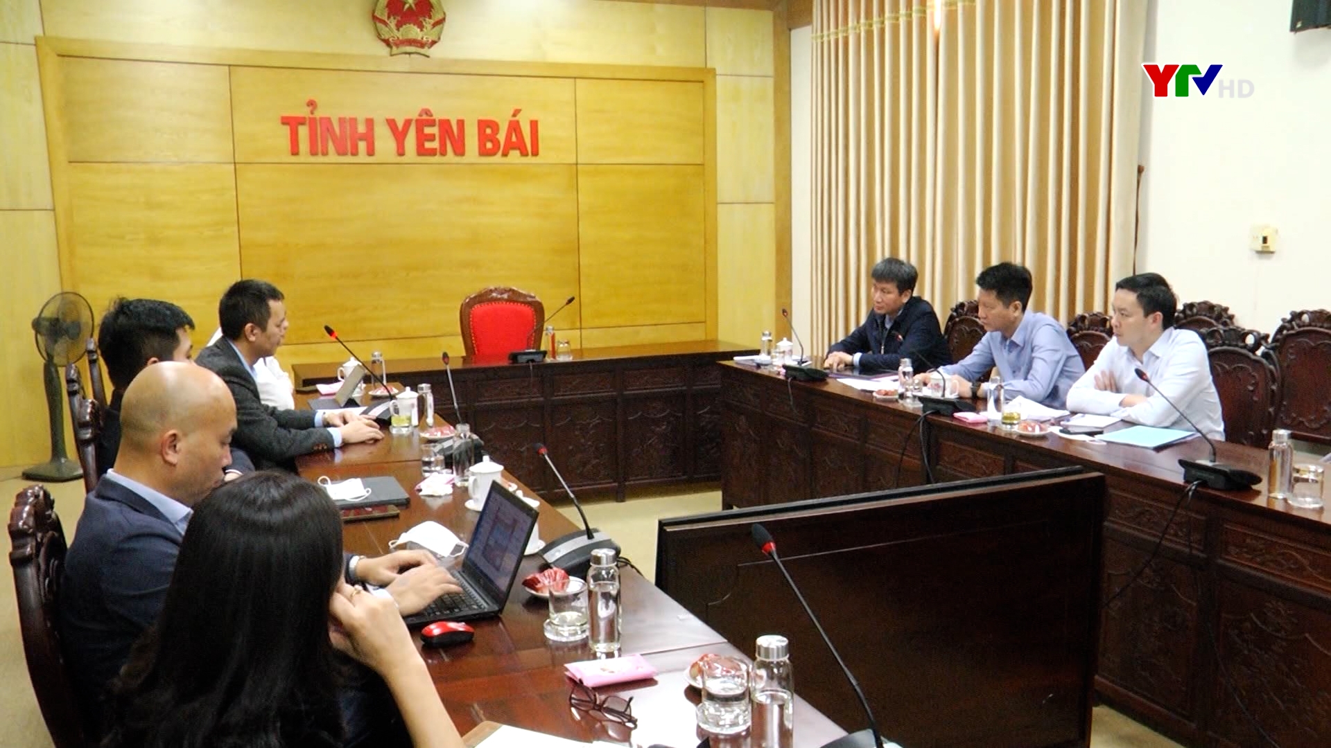 Đồng chí Chủ tịch UBND tỉnh Trần Huy Tuấn làm việc với Tập đoàn Hòa Bình Minh