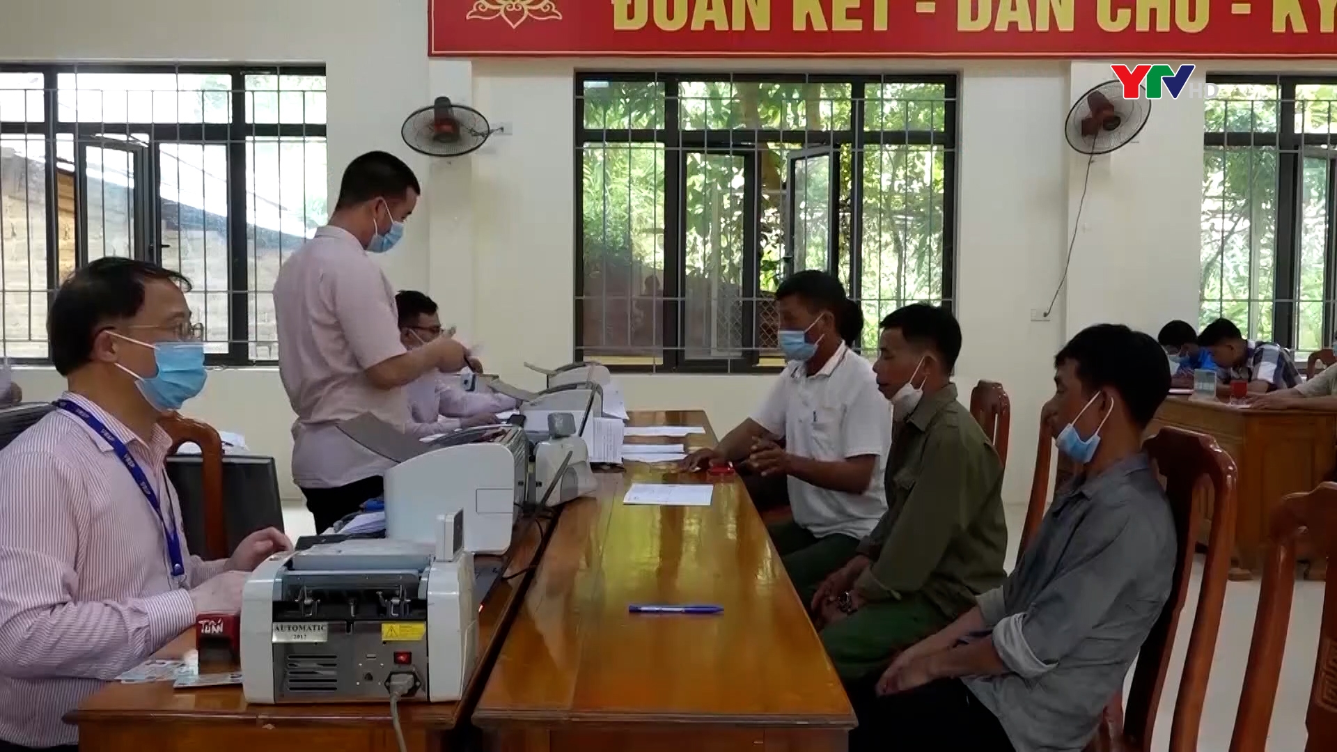 Phòng giao dịch Ngân hàng CSXH huyện Văn Yên nỗ lực giúp người dân thoát nghèo