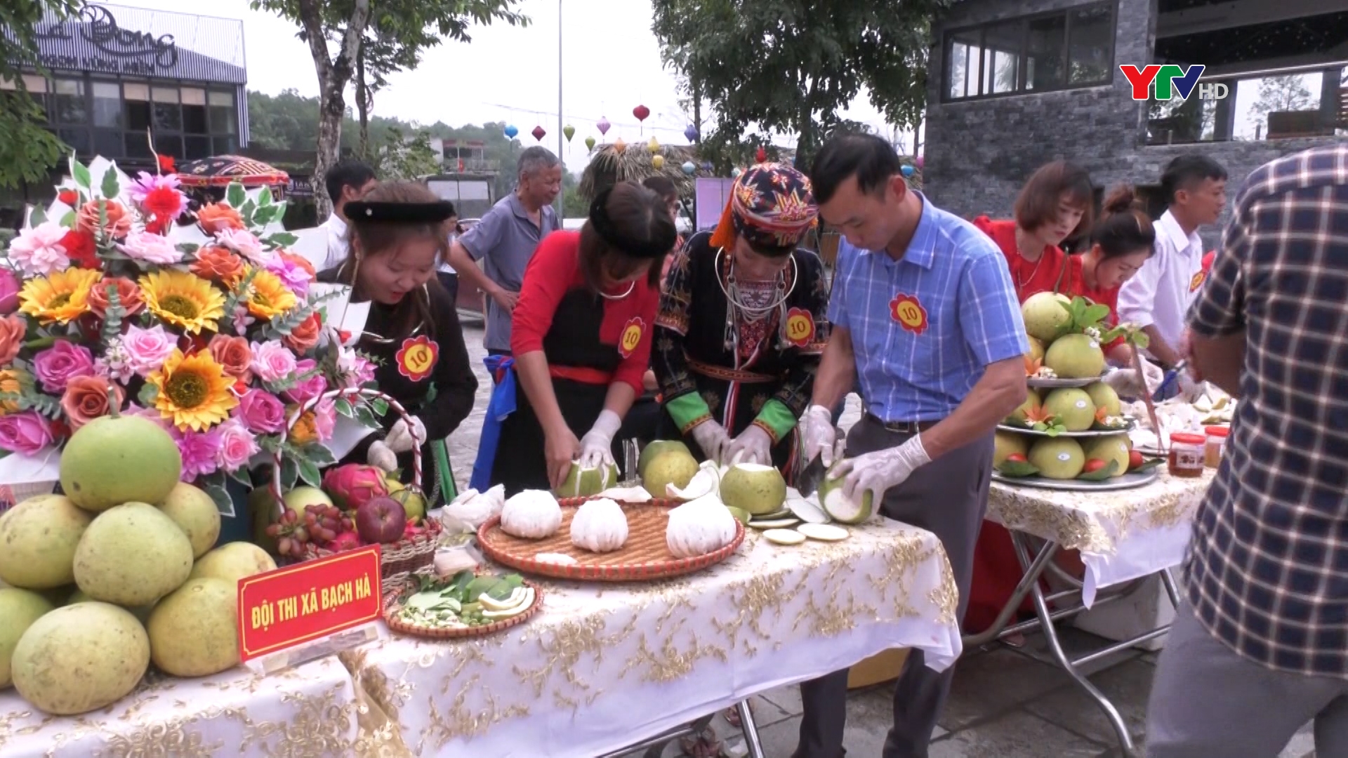 Huyện Yên Bình tổ chức Hội thi bóc bưởi, trình bày bưởi và làm bánh truyền thống