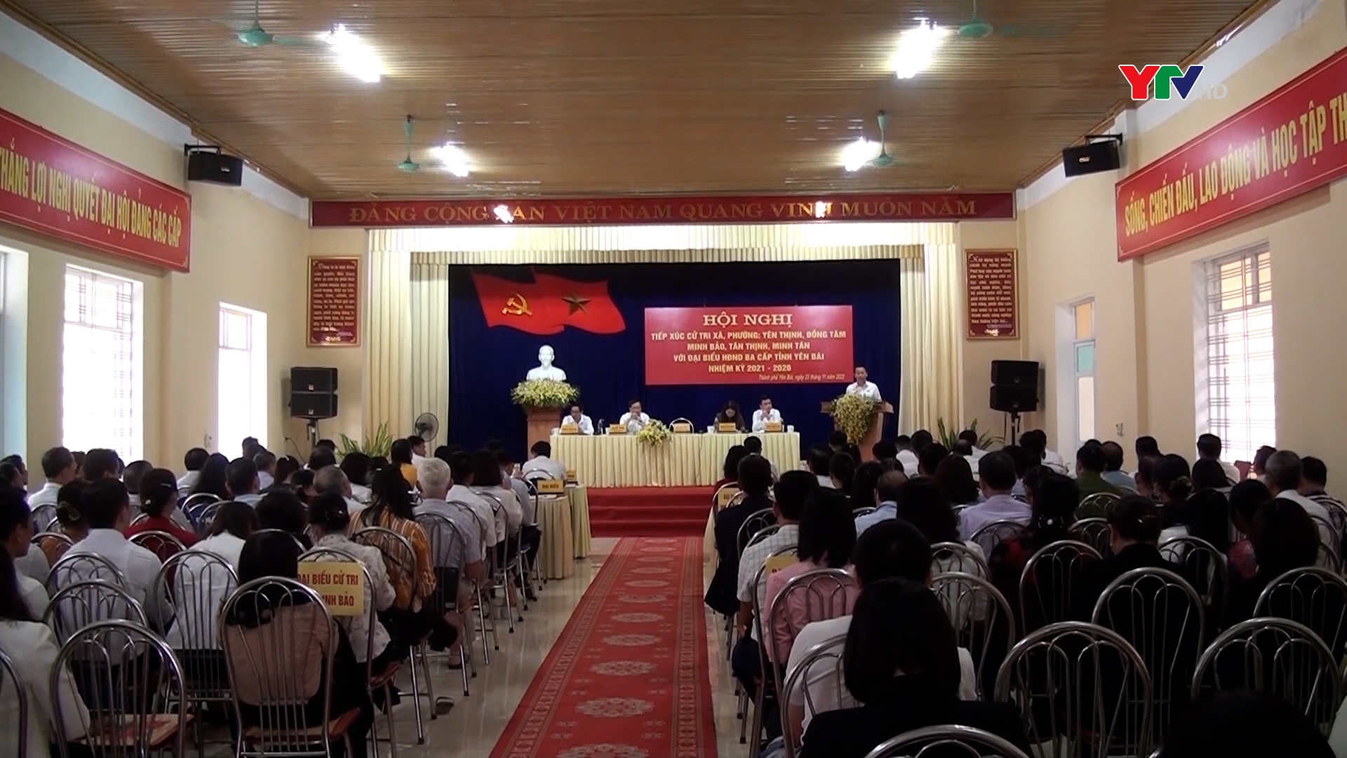 Đồng chí Bí thư Tỉnh ủy Đỗ Đức Duy tiếp xúc cử tri thành phố Yên Bái