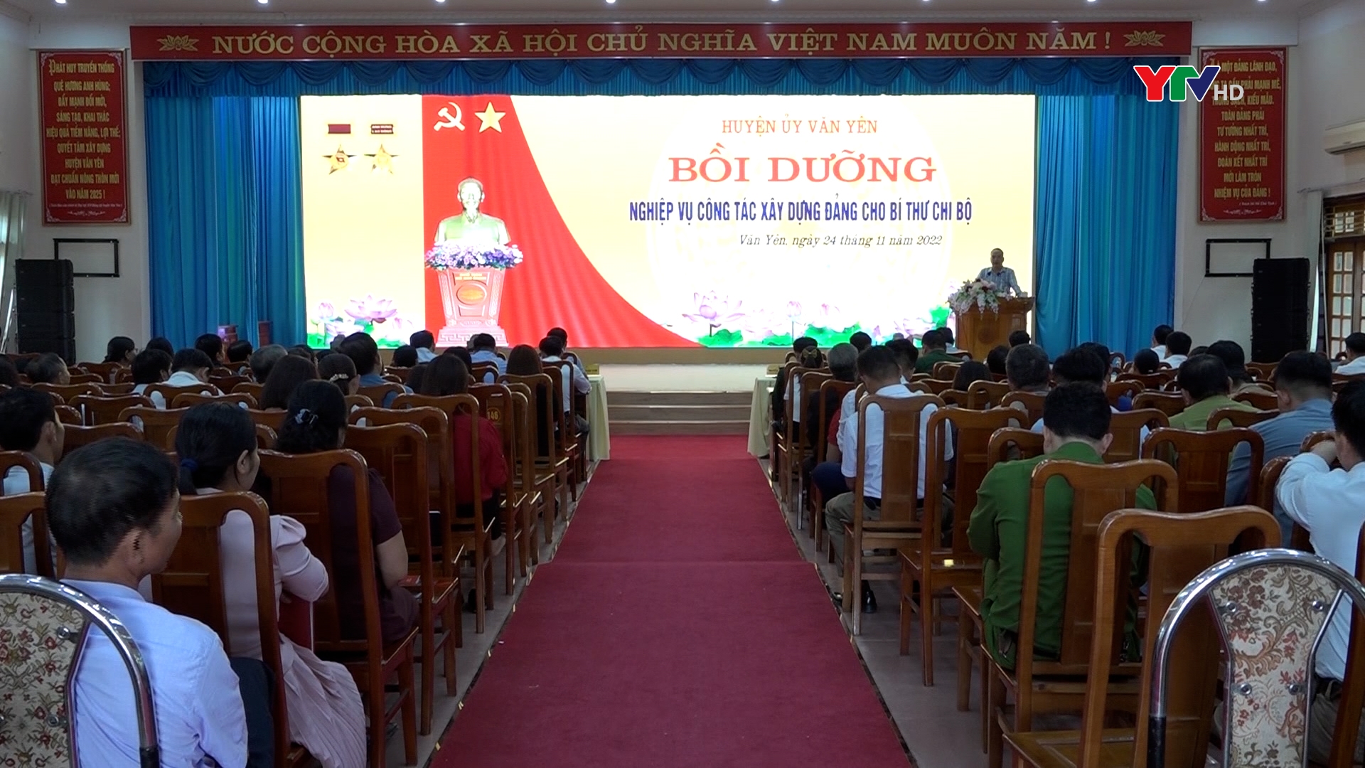 Huyện ủy Văn Yên bồi dưỡng nghiệp vụ công tác xây dựng Đảng cho bí thư chi bộ