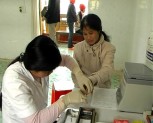 Trung tâm dân số KHHGĐ huyện Văn Chấn tổ chức làm thủ thuật đình sản cho 50 phụ nữ